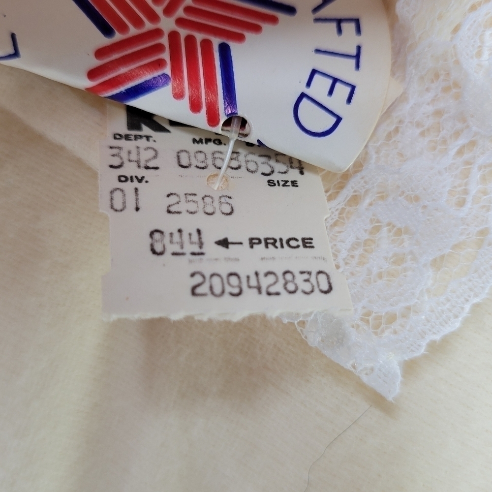 Spotlight Nightgown Sz L Yellow Embroidered White Trim Lace Soft Vintage USA New - Picture 8 of 15